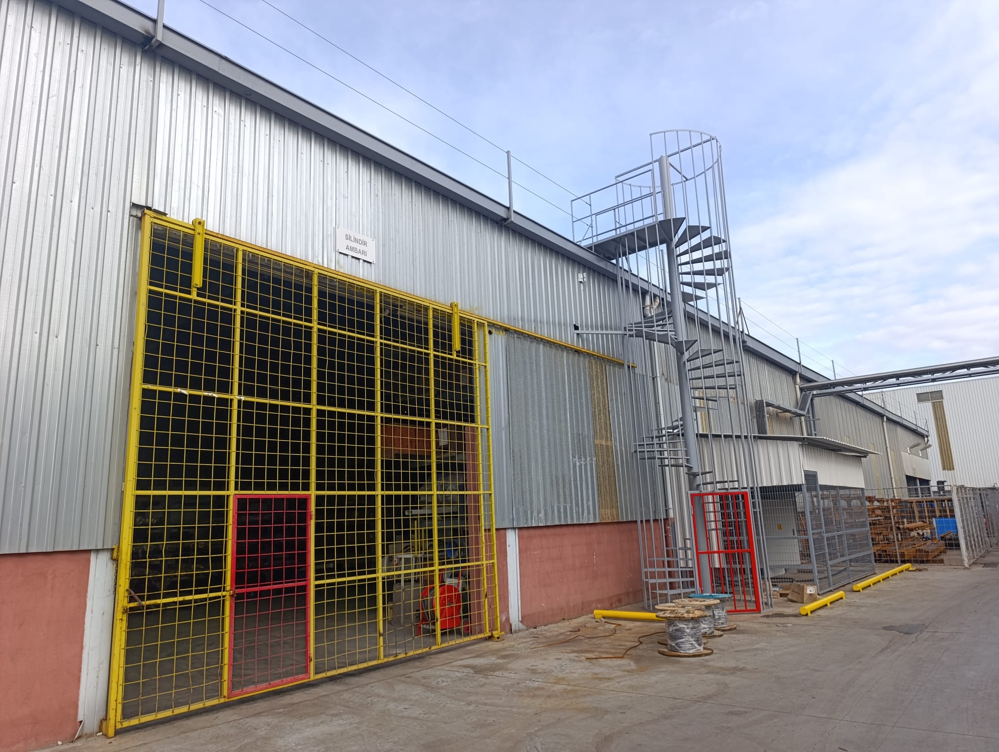 YANGIN MERDİVENLERİ